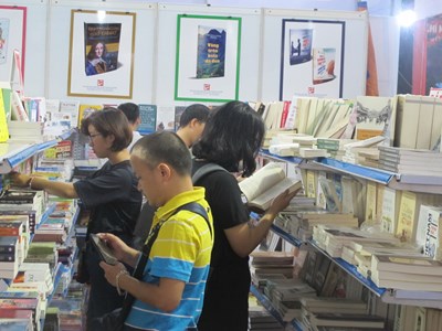 Học hỏi từ hội chợ sách quốc tế