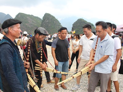 Sẵn sàng cho Lễ hội Chợ Phong lưu Khâu Vai