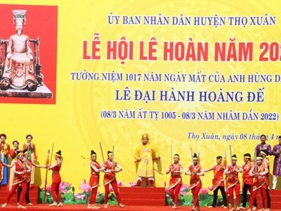 Thanh Hóa: Hàng nghìn người hành hương về Lễ hội Lê Hoàn