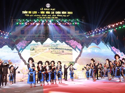 Về với những đỉnh núi Lai Châu kỳ vĩ