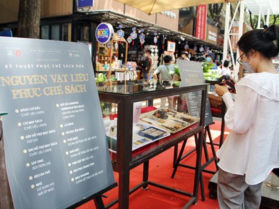 Gìn giữ giá trị tri thức bằng việc phục chế, đóng sách nghệ thuật