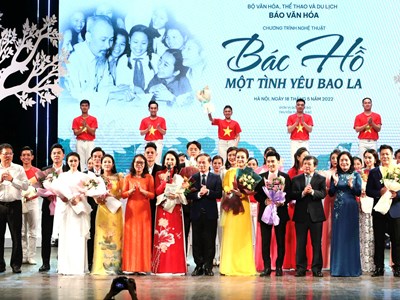 Chương trình nghệ thuật “Bác Hồ một tình yêu bao la”: Hát về Người, tình yêu thiết tha nhất...