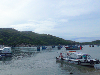 Ninh Thuận:  Chấn chỉnh hoạt động du lịch không đúng quy định trên vịnh Vĩnh Hy, Bãi Kinh