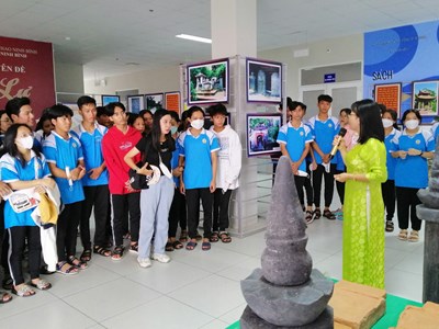 Trên 1.000 lượt người đến với trưng bày và giới thiệu sách “Kinh đô Hoa Lư - Theo dòng lịch sử”