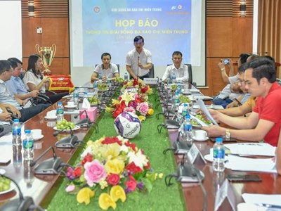 6 đội bóng tranh tài tại giải Bóng đá báo chí miền Trung lần thứ VIII