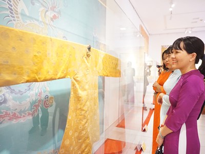 Triển lãm “Chế độ Y quan triều Nguyễn”