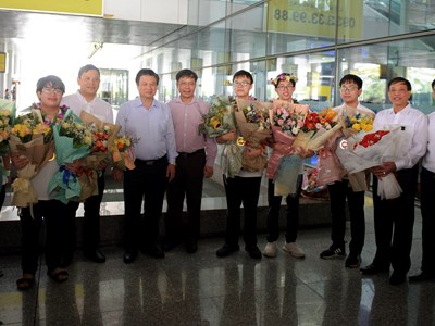 Chào đón đội tuyển Toán học VN tham dự Olympic Toán học quốc tế