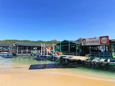 Nhà hàng nổi tự phát ở Hòn Khô vẫn "vô tư" hoạt động