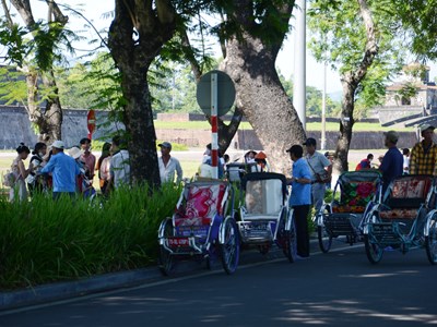 Cần “dẹp” những hình ảnh làm xấu du lịch Huế