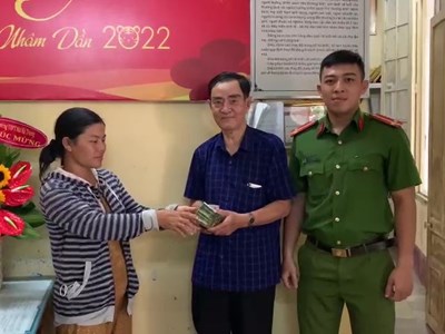 Tìm trả lại tài sản cho du khách Thái Lan bị bỏ quên