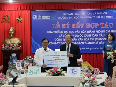 Trường ĐH Văn hoá TP.HCM ký kết hợp tác với các doanh nghiệp trong lĩnh vực xuất bản