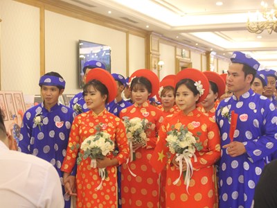 Xúc động lễ cưới tập thể của 100 cặp đôi tại TP.HCM