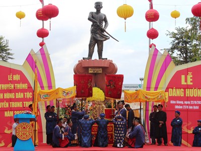 Dâng hương tưởng niệm 154 năm Anh hùng dân tộc Nguyễn Trung Trực hy sinh