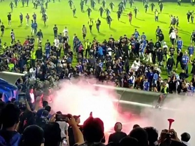 Indonesia: Bạo loạn trong trận bóng đá khiến 130 người thiệt mạng