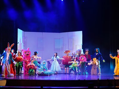 Nhạc kịch Alice in Wonderland: Thay đổi để tạo sự hấp dẫn