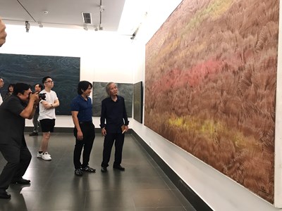 "Người đàn bà đi tới mặt trời" của hoạ sĩ Đỗ Chung