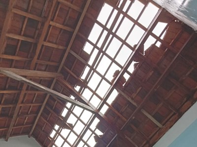 Quảng Ngãi: Lốc xoáy làm hàng chục nhà dân bị tốc mái