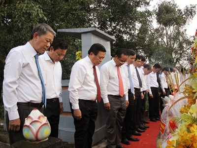 Long An: Dâng hương tưởng nhớ nhà cách mạng Võ Văn Ngân