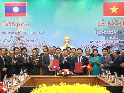 Tỉnh Kon Tum và Attapeu ký kết Bản ghi nhớ hợp tác toàn diện giai đoạn 2022 - 2027