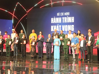 Chương trình “Hồ Chí Minh: Hành trình khát vọng 2022”: Hết mình phụng sự, vì cuộc sống tốt đẹp của Nhân dân