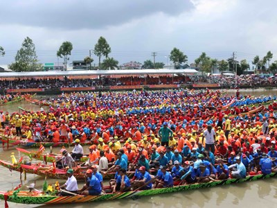 Sôi động Giải đua ghe Ngo Sóc Trăng lần thứ V năm 2022