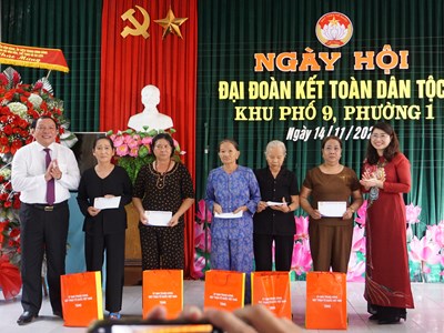 Bộ trưởng Nguyễn Văn Hùng dự Ngày hội Đại đoàn kết toàn dân tộc