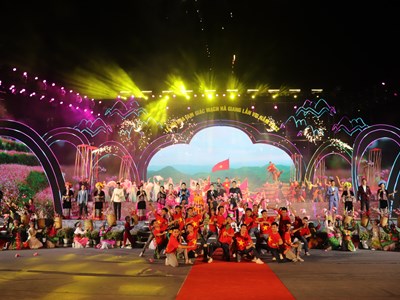 Khai mạc Lễ hội hoa tam giác mạch “Sức sống cao nguyên đá”