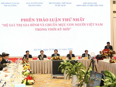 Hệ giá trị gia đình và chuẩn mực con người Việt Nam trong thời kỳ mới