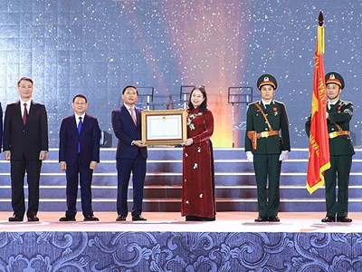 Huyện Mê Linh đón nhận danh hiệu đạt chuẩn nông thôn mới