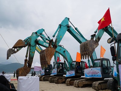 Chủ tịch nước dự Lễ khởi công dự án đầu tư xây dựng bến cảng Liên Chiểu