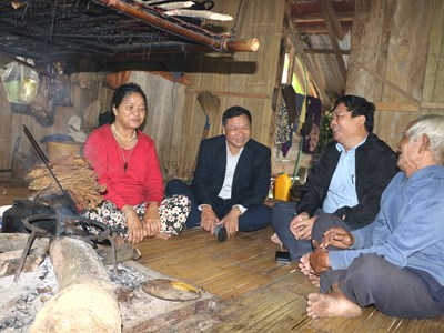 Quảng Ngãi: Bàn giao 25 nhà đại đoàn kết cho hộ nghèo ở miền núi