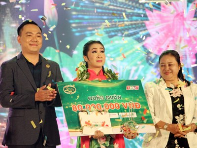 Cô giáo dạy âm nhạc đăng quang “Tài tử miệt vườn” 2022