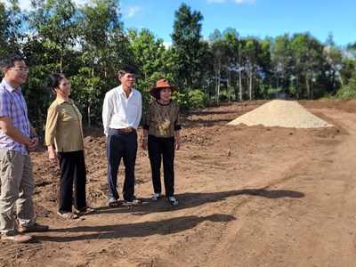 Huyện Đăk Tô (Kon Tum): Nhiều hộ dân tự nguyện hiến đất mở đường để mở rộng không gian đô thị