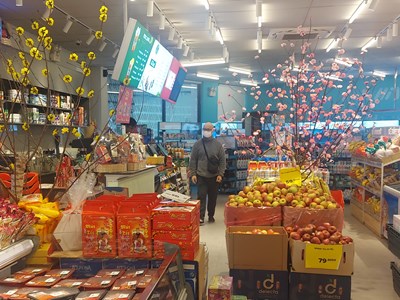 Hàng Tết: Nguồn cung tăng mạnh, lực cầu hụt hơi