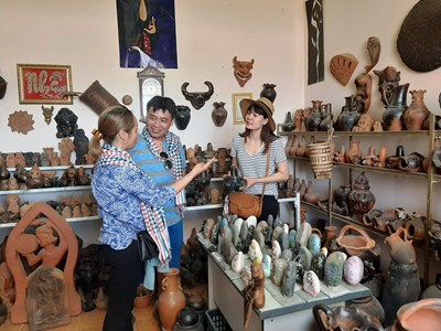 Mở rộng thị trường gốm Chăm ra nước ngoài