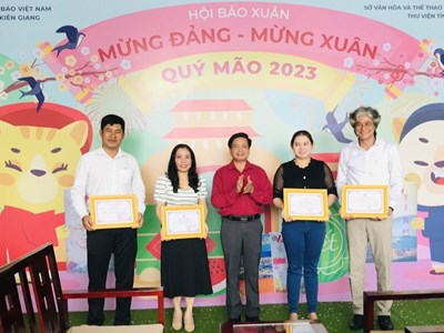 Hội Báo Xuân Kiên Giang thu hút trên 2000 lượt người tham dự