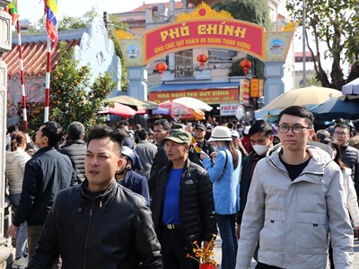 Đêm nay, khai hội chợ Viềng