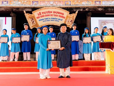 “Phục hưng” áo ngũ thân trên đất Cố đô