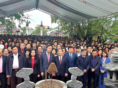 Dâng hương tưởng niệm Đại danh y Hải Thượng Lãn Ông Lê Hữu Trác