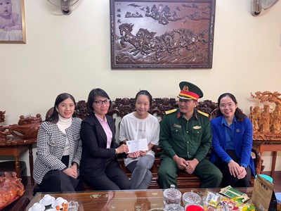 Thanh  niên viết đơn tình nguyện nhập ngũ: Góp sức trẻ vì mùa xuân quê hương