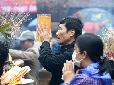 Thảnh thơi đi hội đền Trần