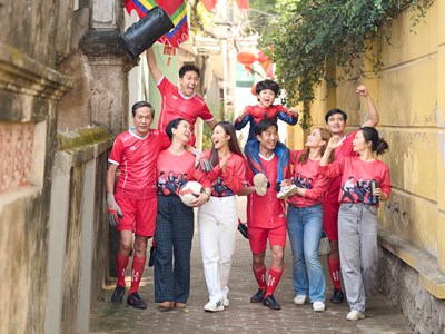 Lan Phương – Doãn Quốc Đam “nên duyên” trong “Gia đình mình vui bất thình lình”