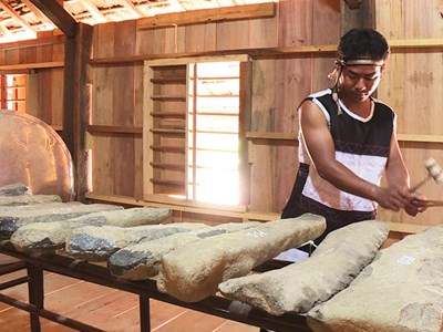 Bảo tồn và phát huy giá trị đàn đá Khánh Sơn