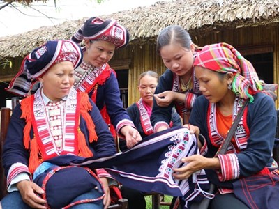 Bảo tồn, phát huy giá trị văn học dân gian các DTTS đến năm 2030