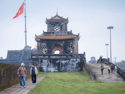 Trải nghiệm đi bộ trên Thượng Thành ngắm di sản Huế
