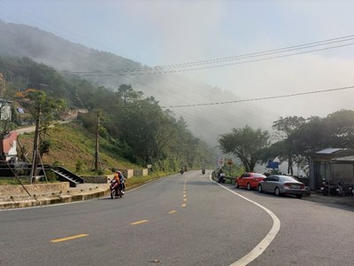 Đà Nẵng: Chấn chỉnh tình trạng xả rác thải trên đường đèo Hải Vân