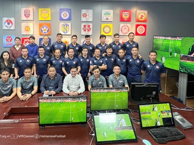 Các trọng tài VAR V.League  hoàn thành lớp đào tạo đợt 1 trong 1 LAB