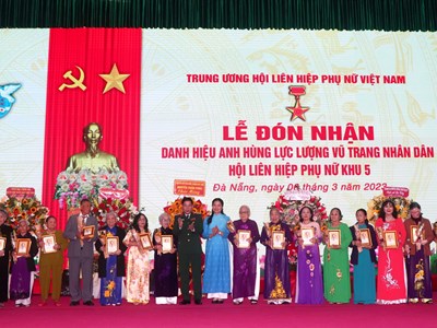 Trao tặng danh hiệu Anh hùng LLVTND cho Hội Liên hiệp Phụ nữ Giải phóng Khu 5