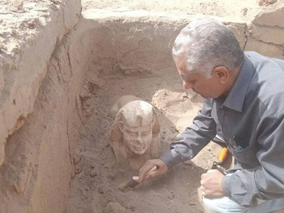 Các nhà khảo cổ Ai Cập phát hiện bức tượng nhân sư từ thời La Mã