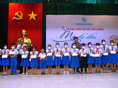 Ấm áp từ chương trình “Mẹ đỡ đầu”